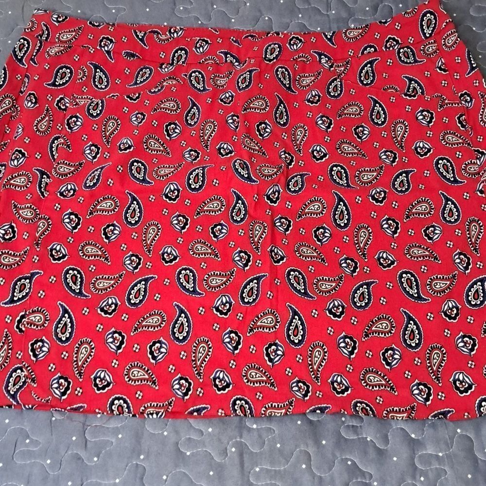 Kate Park red skort size XL